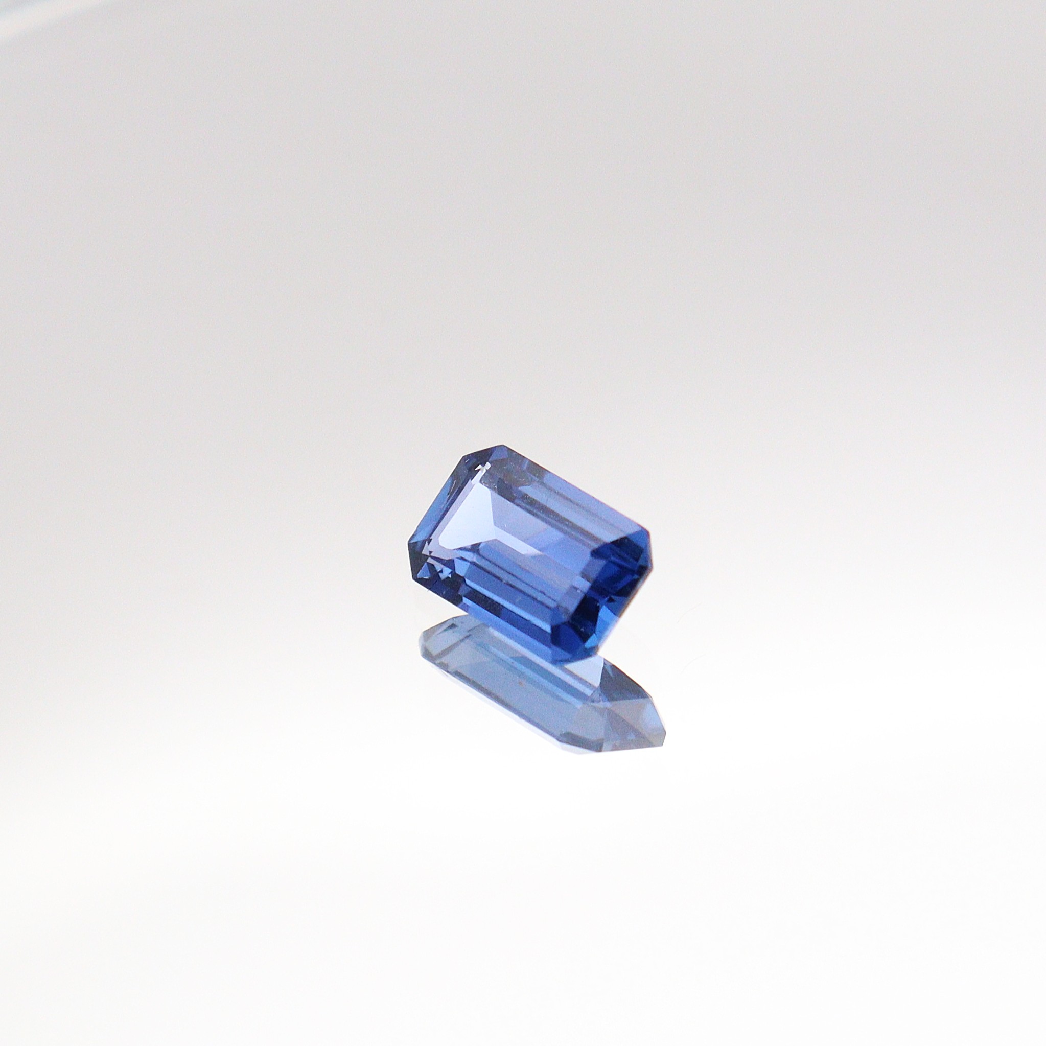 Unheated Cornflower Blue Natural Sapphire - Perfection - Image 2