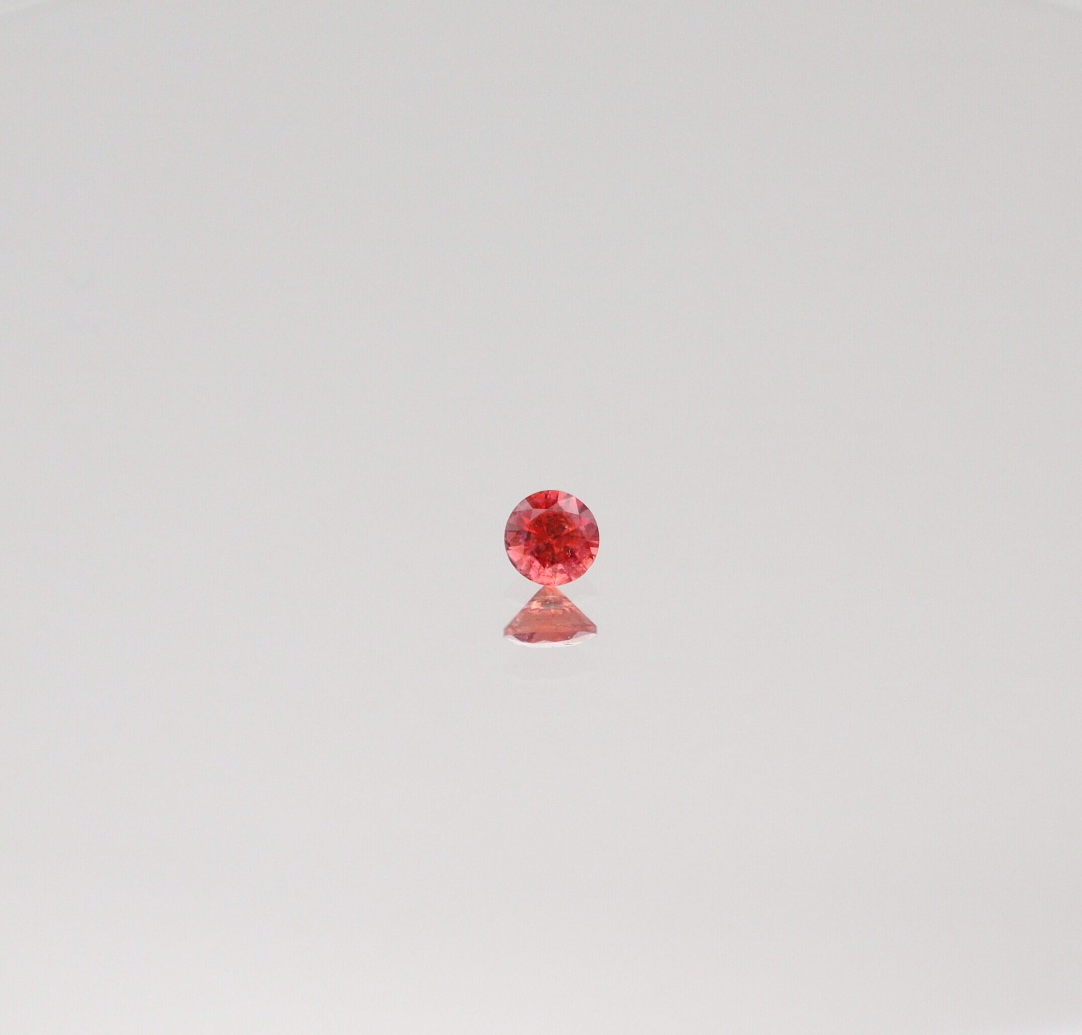 Natural Sri Lankan Padparadscha Sapphire – 0.20 ct Round
