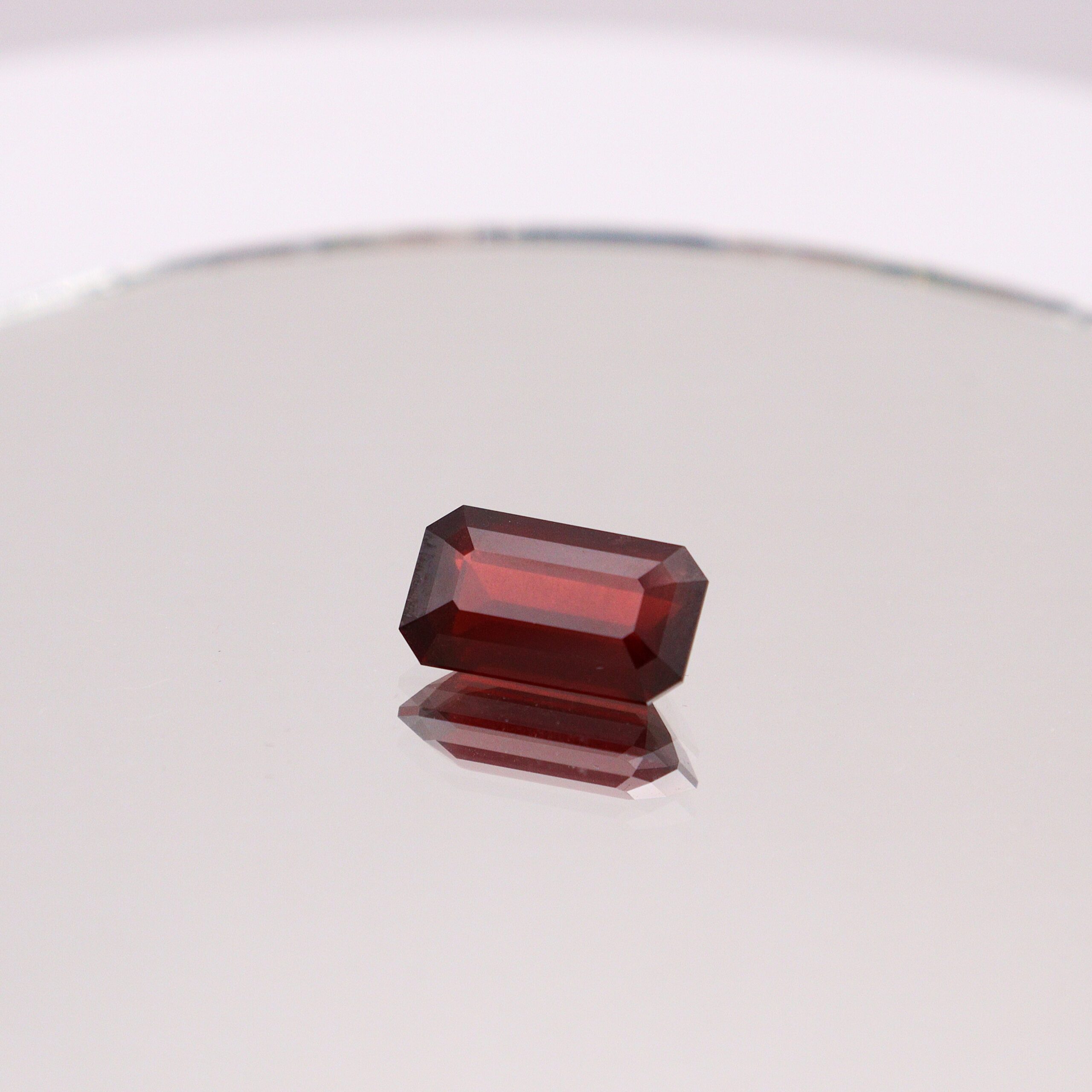 Natural Garnet – 4.95ct Emerald Cut - Image 2
