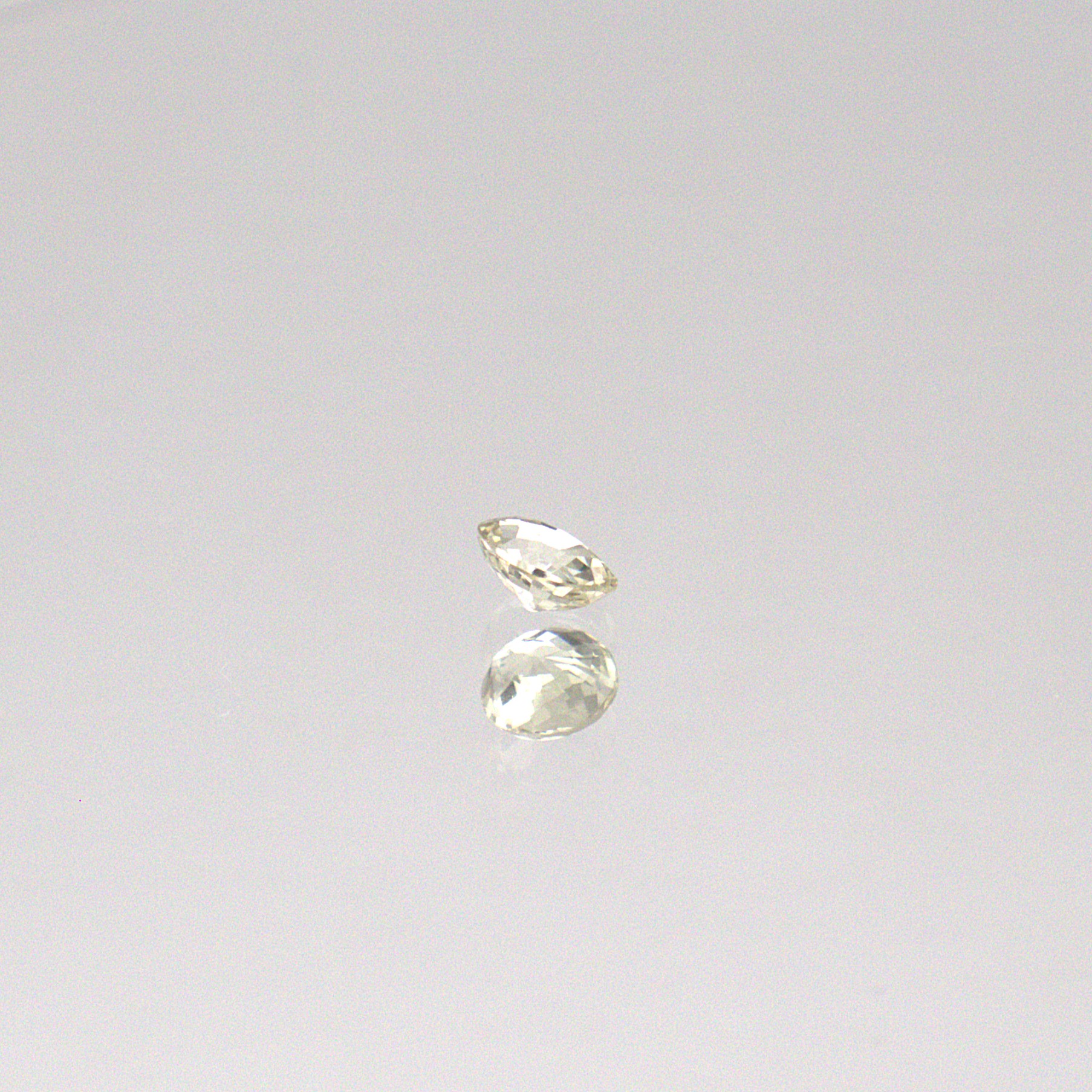 Natural Sri Lankan Peach Sapphire – 0.25 ct Oval - Image 4