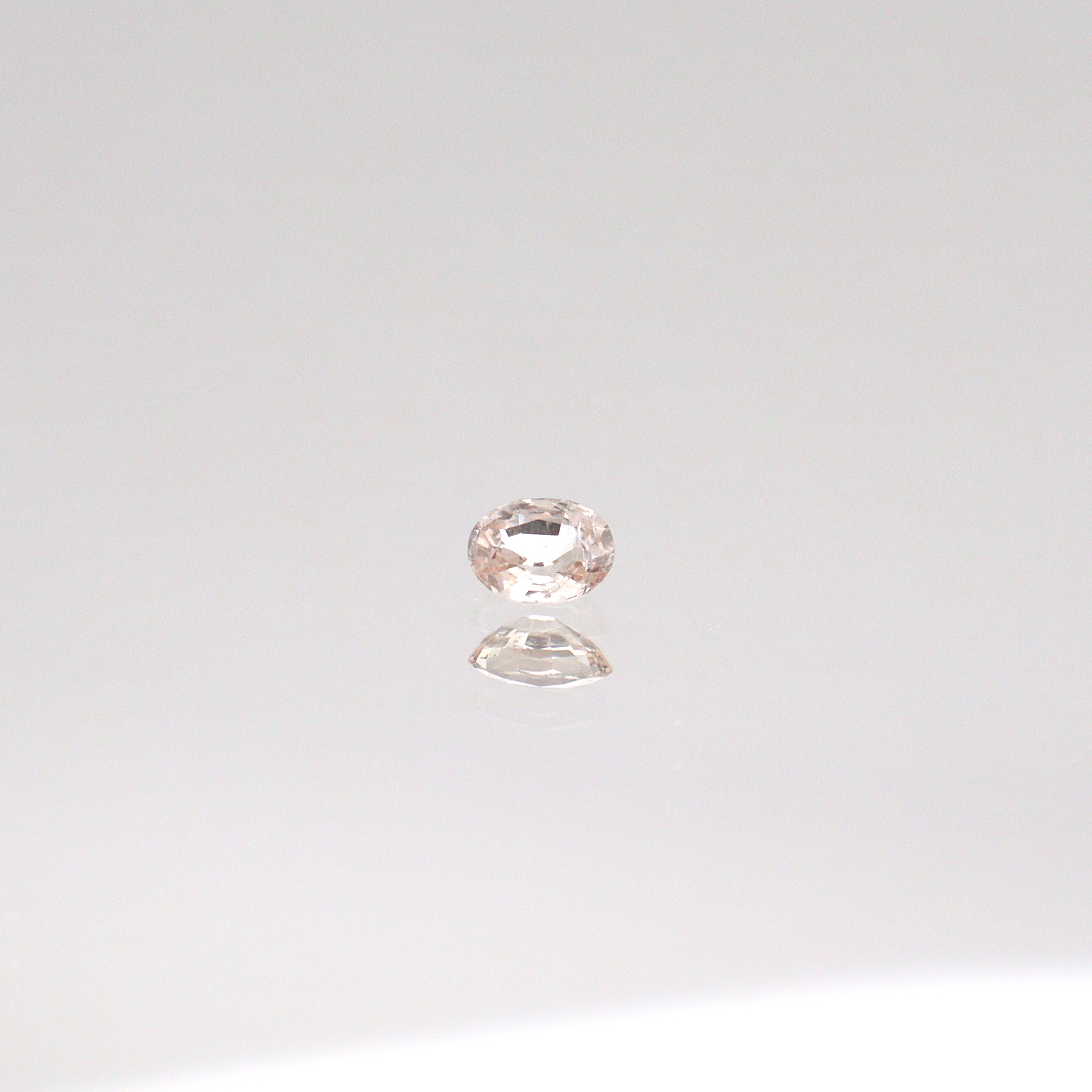 Natural Sri Lankan Peach Sapphire – 0.40 ct Oval - Image 3