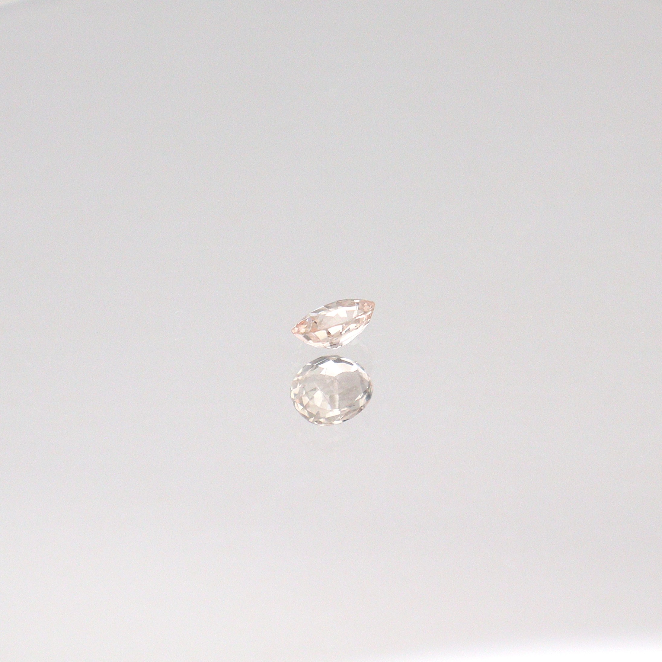Natural Sri Lankan Peach Sapphire – 0.40 ct Oval - Image 5